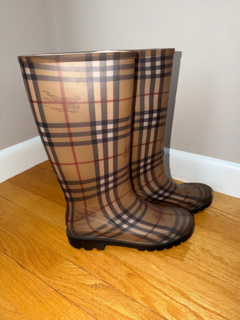 Authentic Burberry Rainboots - Picture 3 of 4